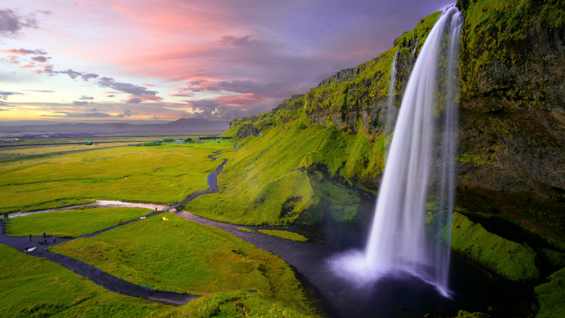 seljalandsfoss in iceland
