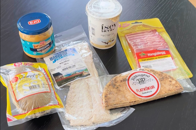 Traditional Icelandic foTraditional Icelandic foods served during the Thorrablot midwinter festivalods served during the Thorrablot midwinter festival