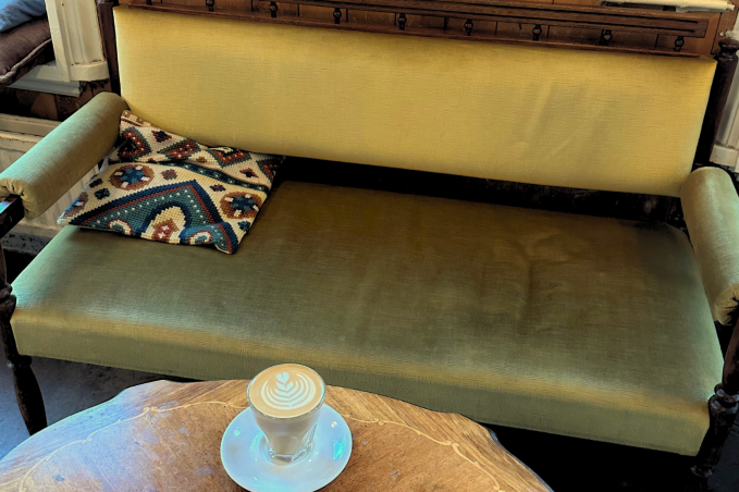 Busy Rooms header - Kaffihús