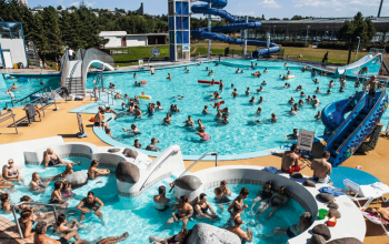 Laugardalslaug-swimming-pool-1024x866