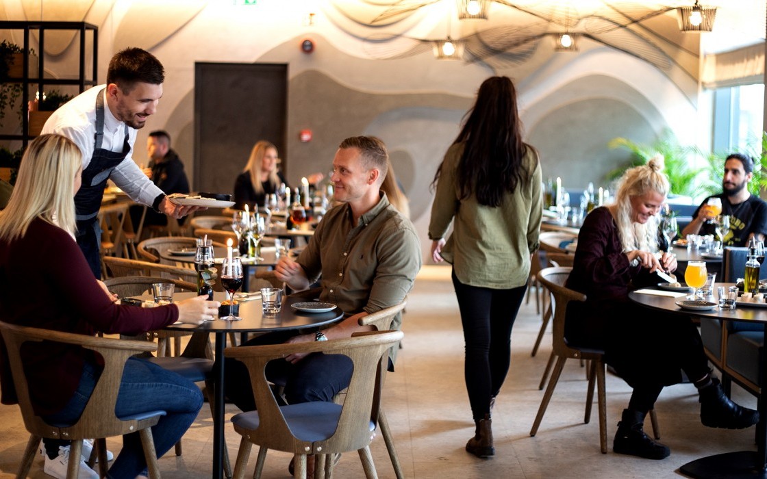 CH_Laugavegur_Hero_3