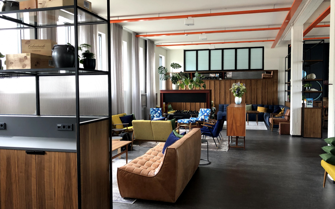 Grandi lobby lounge II