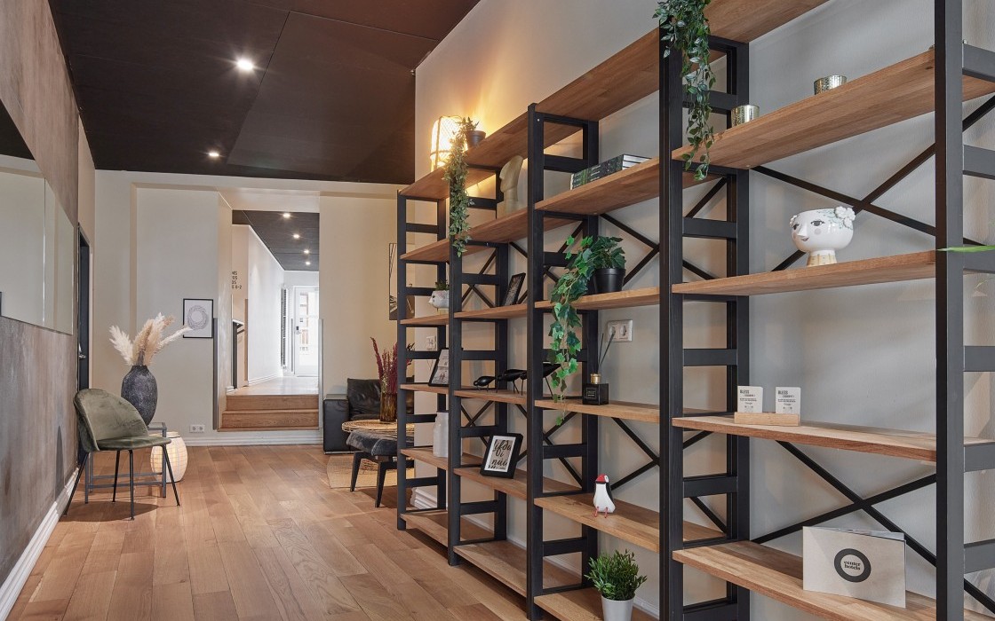 Þingholt apartment lobby 2