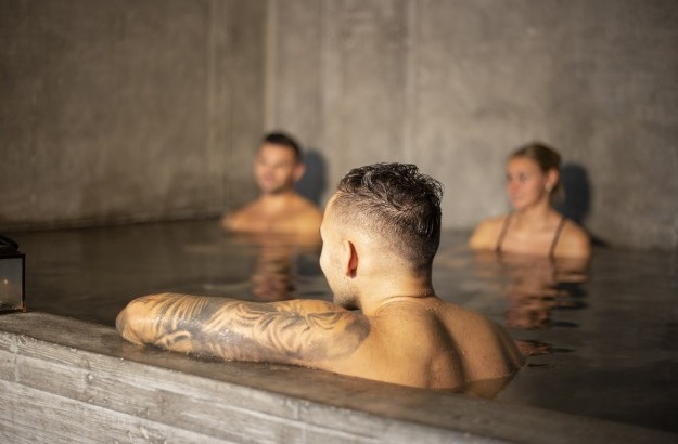 Miðgarðu spa inside