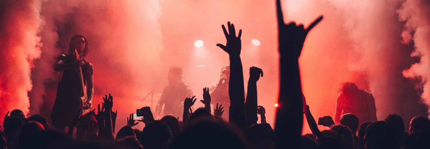 artists-audience-band-1763075